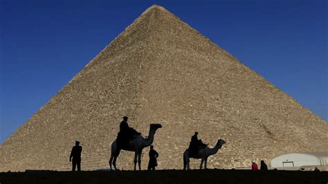 mısır daki piramitlerden biri